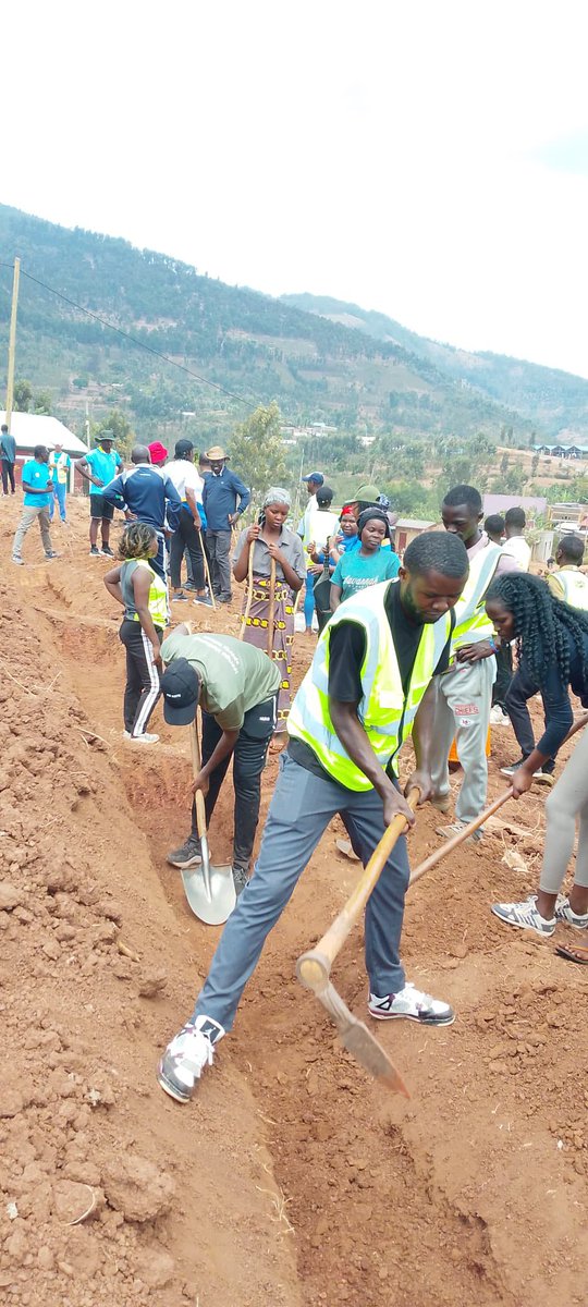 ryvcpurhuye's tweet photo. Uyu munsi #ryvcpurhuye ku bufatanye ni nama njyanama ya @HuyeDistrict @RwandaYouth na @RwandaParliamnt presentatives twakoze #UmugandaWurubyiruko udasanzwe wabereye mu murenge wa Maraba.
@jnabdallah @KubanaRichard 
@HuyeRyvcp @ryvcpsouthprov https://t.co/W00XOJl5UA
