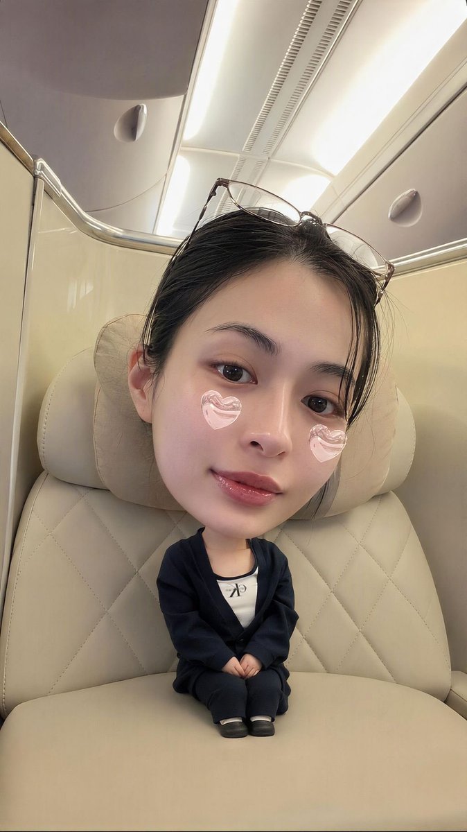 the_n_paranoid's tweet photo. Look, it’s ook! How cute 🥹🤏🏻@linglingsirilak 

#LingOrm #หลิงออม‌ 
#Linglingkwong #หลิงหลิงคอง https://t.co/COBQCtW7lA
