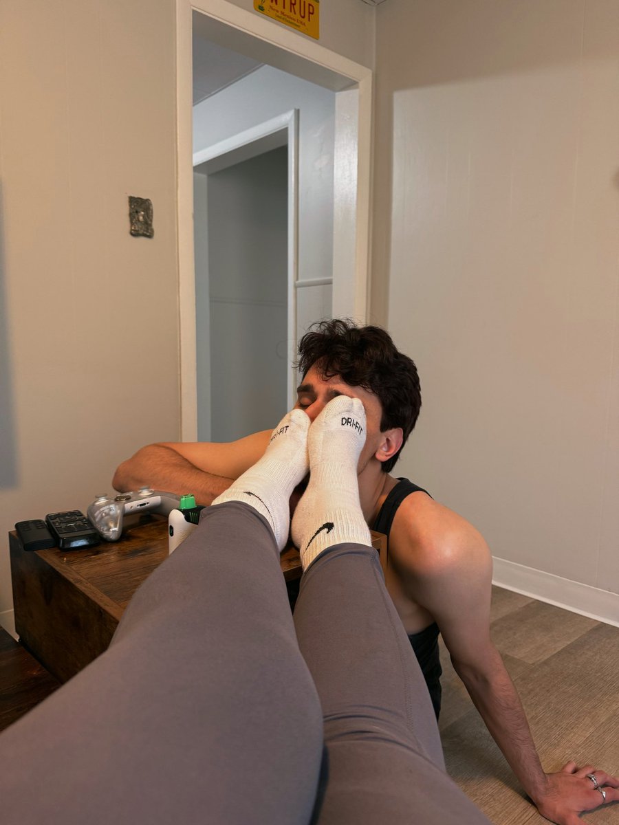 losetovictoria's tweet photo. how to shut up a man in 30 seconds or less: https://t.co/itYqhB0P3T
