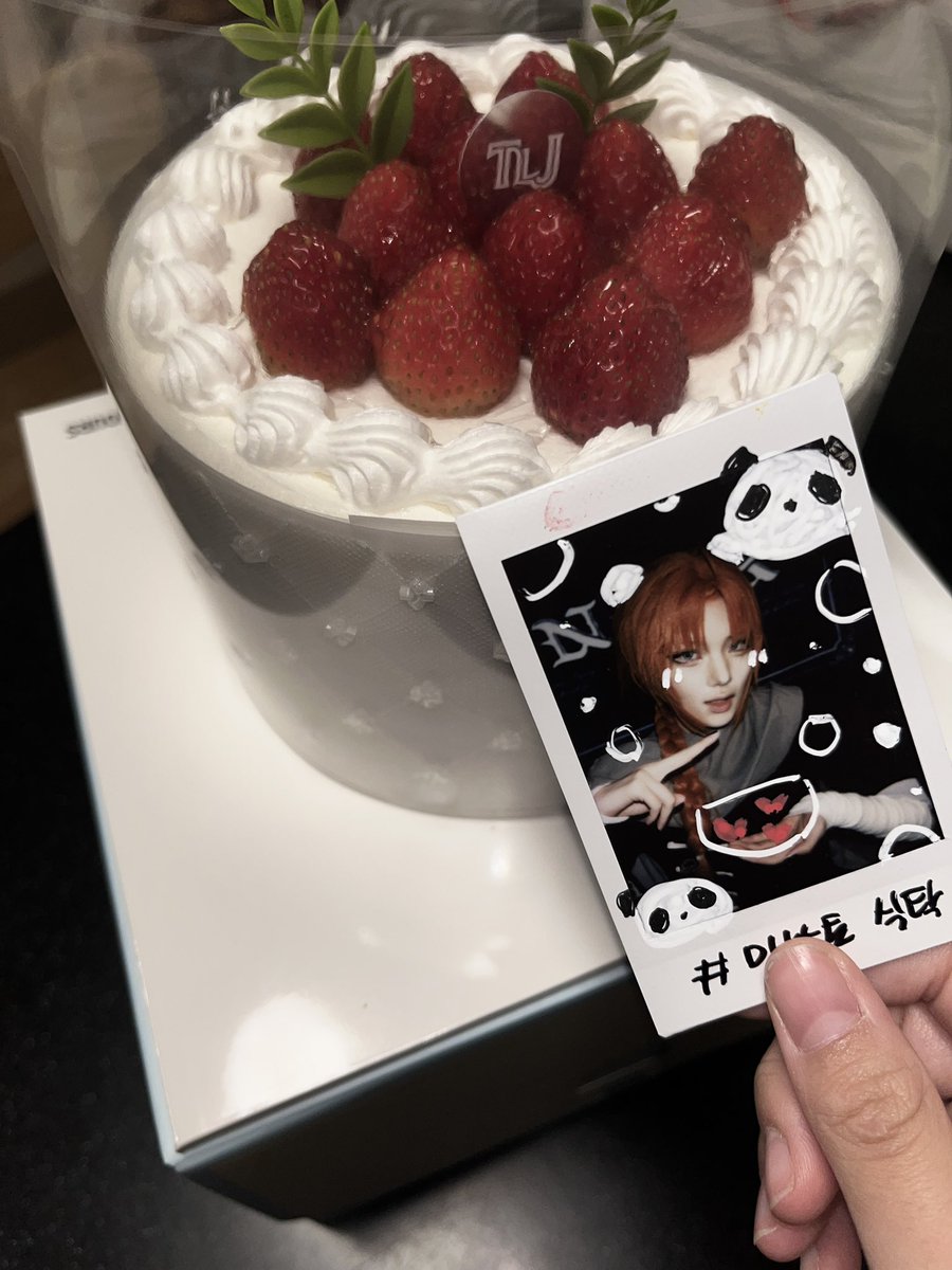 cxoiosniv's tweet photo. #지하돌트친소 #지하돌_트친소 
미나토오타입니다 콘카페도다녀욤 https://t.co/82y2L4hwBw