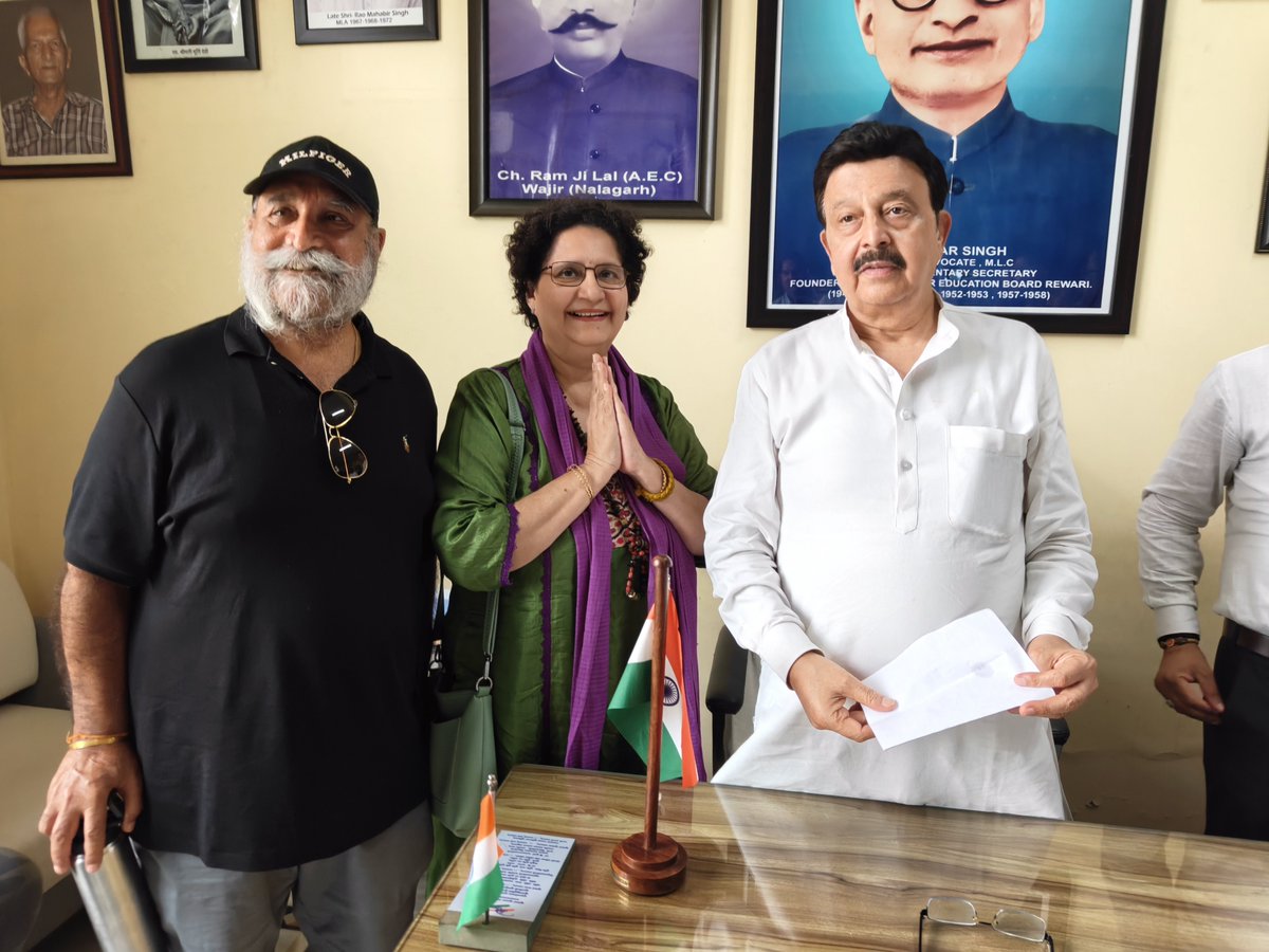 GauriSarin's tweet photo. It was good to meet @raonarbir ji after a long gap. Discussed malba related concerns and DR office mismanagement. 
@dc_gurugram @pcmeenaIAS https://t.co/MXBHJ1FxuO