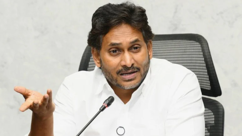 ndtv's tweet photo. YSR Congress To Approach Centre Over 'FBI' Reference In Andhra Police Order
https://t.co/BrYzLPZ8yF https://t.co/t6AUfQQINo