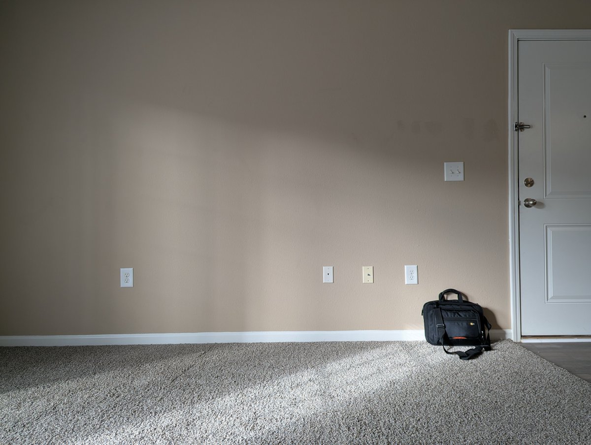 DanCanCode's tweet photo. Good morning 🌄 
New apartment https://t.co/i6l4x0msBW