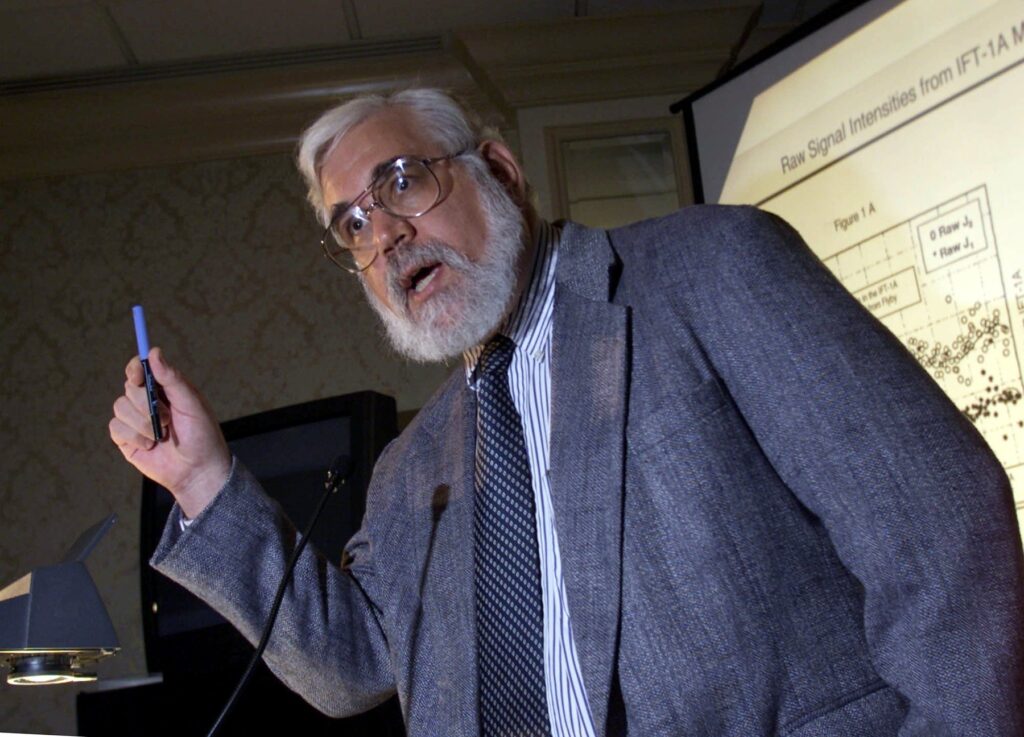 RuinsReport's tweet photo. Theodore Postol on Dialogue Works: "But let me tell you, the dumbest thing you can do is think you have air defenses that will work. They won't."

His counsel to Western Europe, which he says should not assume its missile defences would fare any better against Russia: "so don't start something you can't finish."

Full debrief: https://t.co/9LraA0KQ8J