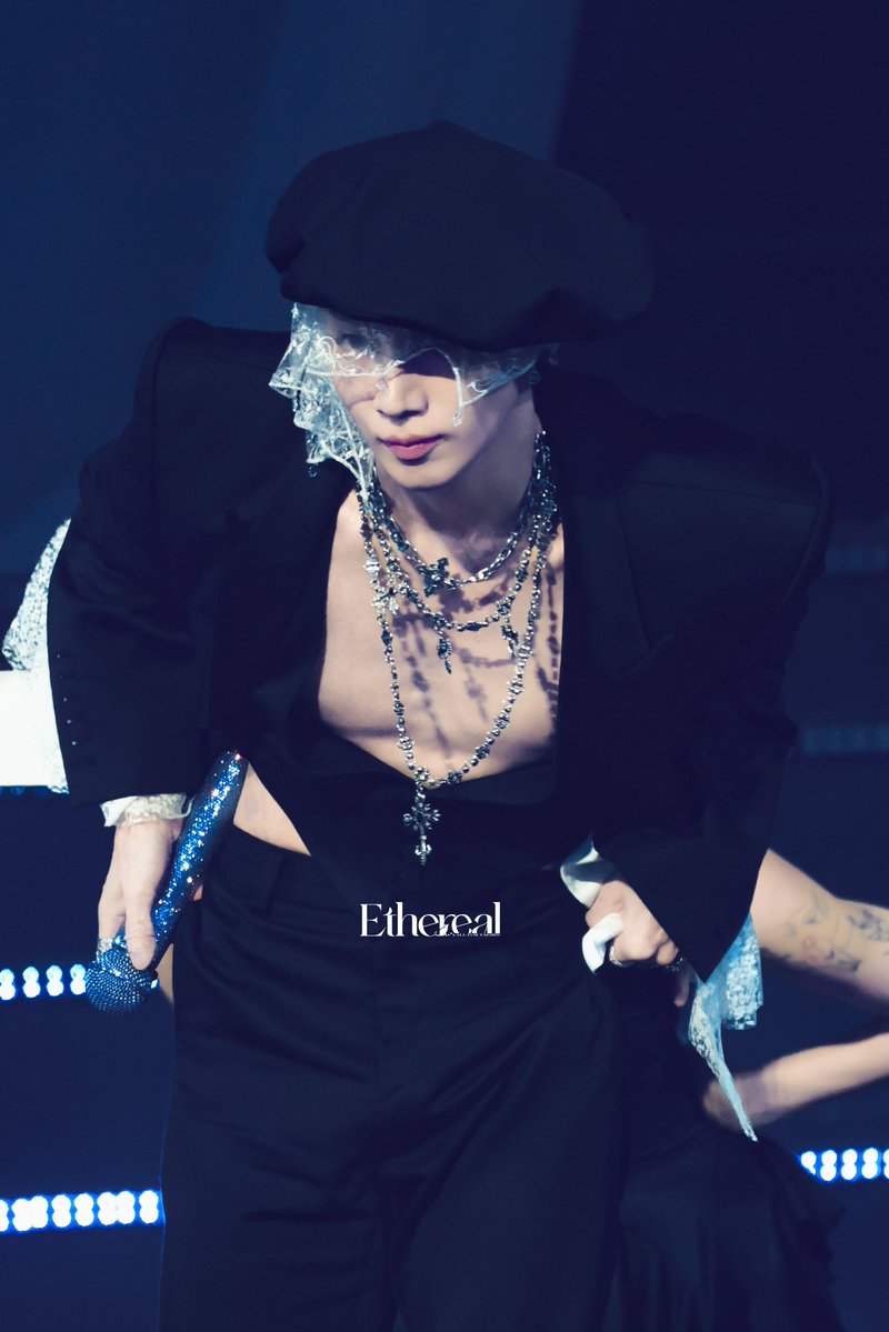 Ethereal_718's tweet photo. 260919 TAEMIN WORLD TOUR <LiMiNaL> in SEOUL

🫪🫪🫣

#태민 #TAEMIN #テミン #��民
#TAEMIN_LiMiNaL https://t.co/cxUIxoFwwC