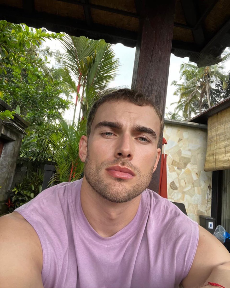 talktaylorpayne's tweet photo. If you’re naturally generous and drawn to dominant men, we might understand each other very well.💪🏻🫡🤠🏳️‍🌈

#GayFindom #MaleDom #PayPig #Findom https://t.co/5zEzPBfNe8