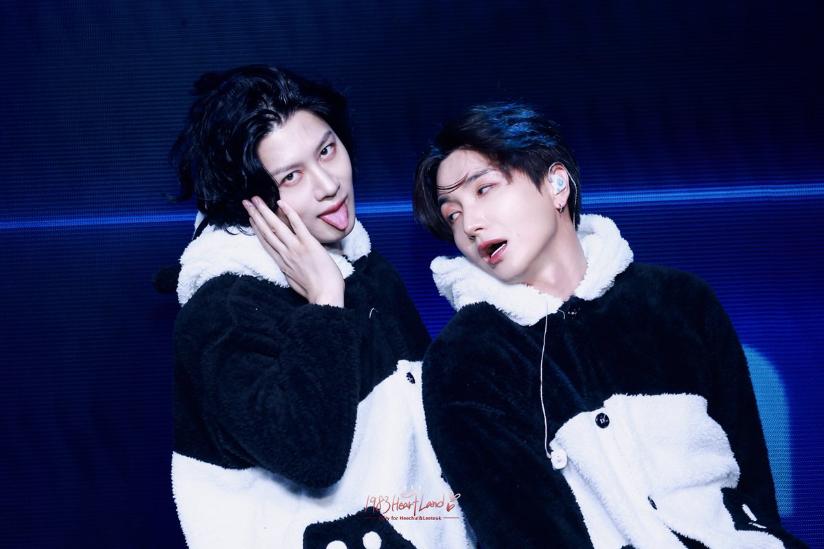 1983HeartLand's tweet photo. 🍒🪽｜260919🗝₊˚⊹♡FC in Macau
@special1004 
#LEETEUK #이특 
#HEECHUL #희철 
#83line #83z 
#利特 #金希澈
#superjunior https://t.co/gk1t3B1R3P