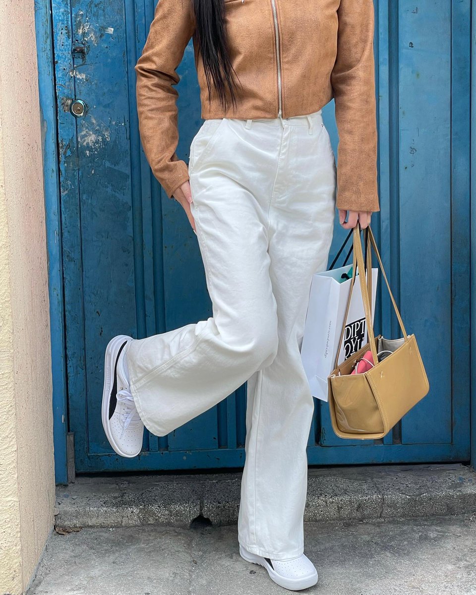 whyrochas's tweet photo. Wassup 🌍 Just dropping by to say: your smile can brighten someone’s day—wear it proudly. ☀️
KJPrk https://t.co/u0UMLnnxcC