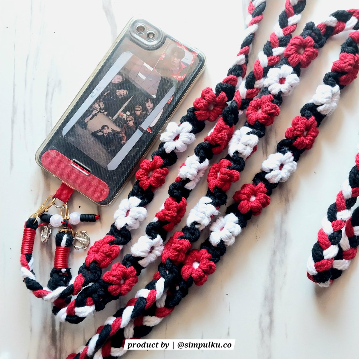 uljinmaseyo's tweet photo. mencari pasar di X wkwk 
ada yang minat tida phonestrap arirang armybomb bagcharm by aku.
murah jee bisa dilepas pasang dijadiin sling bag jugaaaa ♥️✨️
ada dua varian; kalung n sling bag
📍jatim
🍊 co oren
*hp ga termasuk ya🤣😭

tags wts macrame arirang phonestrap tali lanyard https://t.co/sioHSza0WQ