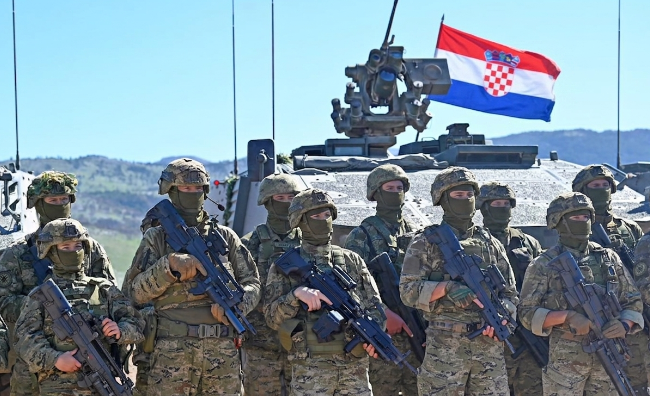 DailyCroatia's tweet photo. 🇭🇷🇽🇰🇦🇱🇺🇸The Croatian Armed Forces (OSRH), in cooperation with the Kosovo Police, the Kosovo Security Force (KSF), and the Armed Forces of the United States and Albania, will conduct a joint field exercise titled "Valor Shield 2026" from September 21 to October 2, 2026.

This exercise is part of broader regional defense cooperation stemming from the trilateral memorandum signed by Croatia, Albania, and Kosovo in March 2025.