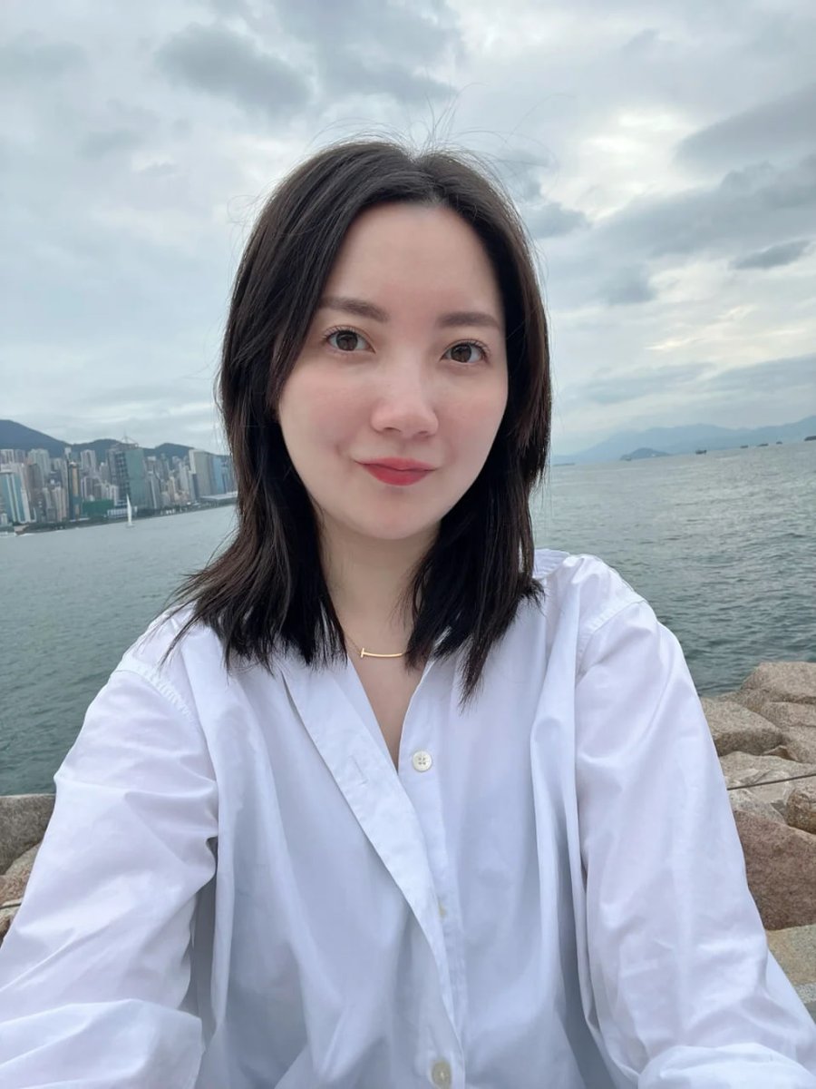 brsa123's tweet photo. 最近听说微信新出了一个功能可以约，堪比漂流瓶，有人用过吗？？ https://t.co/Sb7AiJ3trS