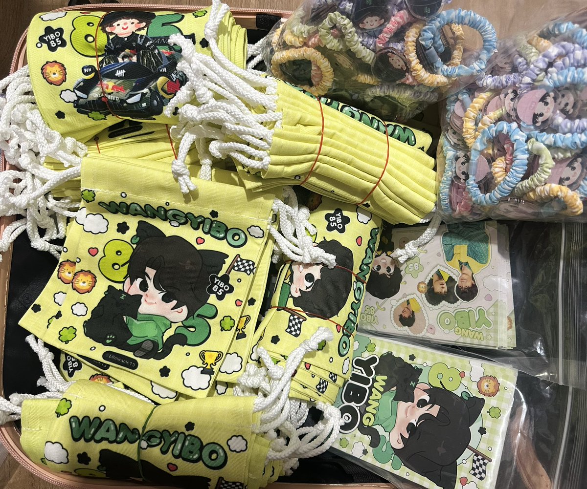 elfmiracle13's tweet photo. #12thFallingInYibo

มี GIVEAWAY ไปเล่นนิดหน่อยค่ะ

-กระเป๋า 50 ใบ (สั่งเพิ่มมาเผื่อคนพลาดวันเกิด)
-ยางมัดผมคละสี 2 ลาย 130 ชิ้น
-โปสการ์ด (นิดหน่อยอันเดียวกับวันเกิด)
-ตัวหนีบ 50 ชิ้น
-อะคริลิกคละๆ อีกนิดหน่อย

ทั้งหมดนี้ถ้าฝนตกอาจจะยังนะคะ เอาตัวเองไปให้ถึงก็พอ🤣 #Miracleอยากแจก https://t.co/MQblNtXcRI