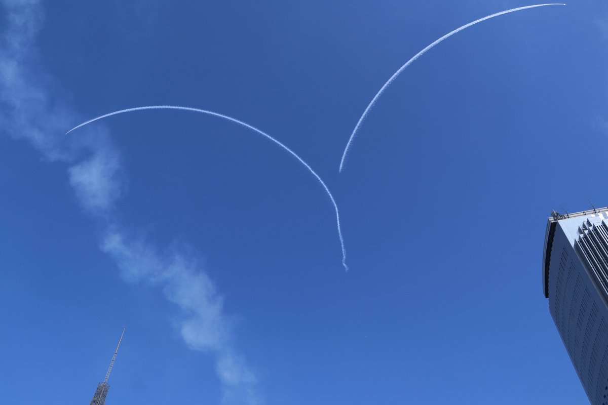 somat_ta's tweet photo. アジア大会の開幕を祝う為に名古屋の上空を飛んだブルーインパルス
家にカメラのバッテリーを忘れて撮りに帰るアクシデントがあり撮影場所を探す時間を確保できず残念な結果に...
航空祭でも感じるハートデカすぎ問題は健在でした~
#BlueImpulse
#ブルーインパルス
#航空自衛隊
#JASDF
#名古屋 https://t.co/cBn7nsKtuh