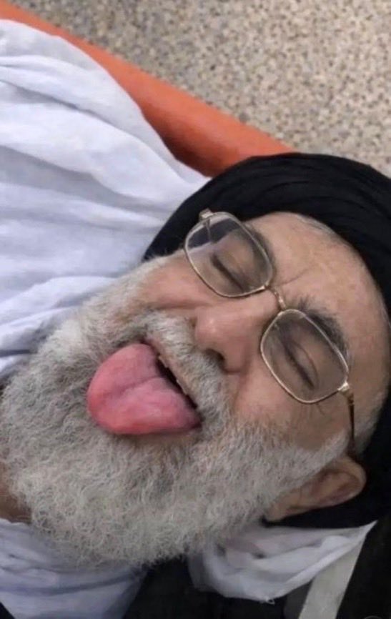 eisaa88's tweet photo. @iraninarabic_ir كلها كذب .. امريكاا شخطتهمم شخطططططط🤣 https://t.co/zRGQRcUskH