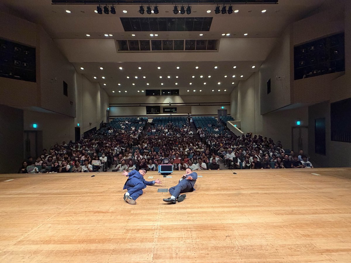hyodo1313's tweet photo. おしゃべり大好き。48富山公演が終わりました！

最高のお客さんに感謝！

今回初めて途中でトイレ休憩を取りました。

トイレ休憩挟みます！と言うたらめちゃくちゃ盛り上がった！

しんどい思いさせてたんかな？

次の神奈川公演も休憩入れようかな？

神奈川公演は完売！

楽しみ！

#おしゃだい https://t.co/1qC9b0asPu