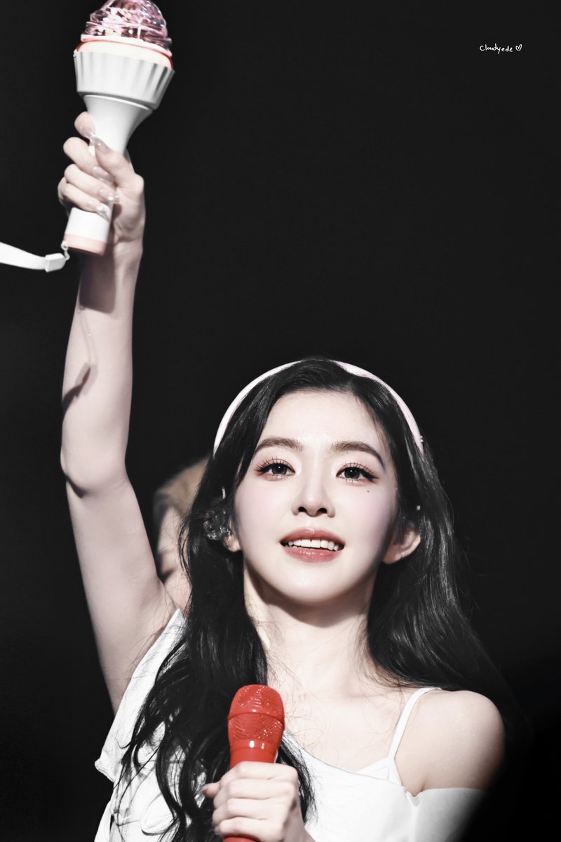 cloudyede's tweet photo. 260919 <BLANK> in FUKUOKA 
👋🏻

#IRENE #아이린 #RedVelvet #레드벨벳 https://t.co/kn0X7wwlkK