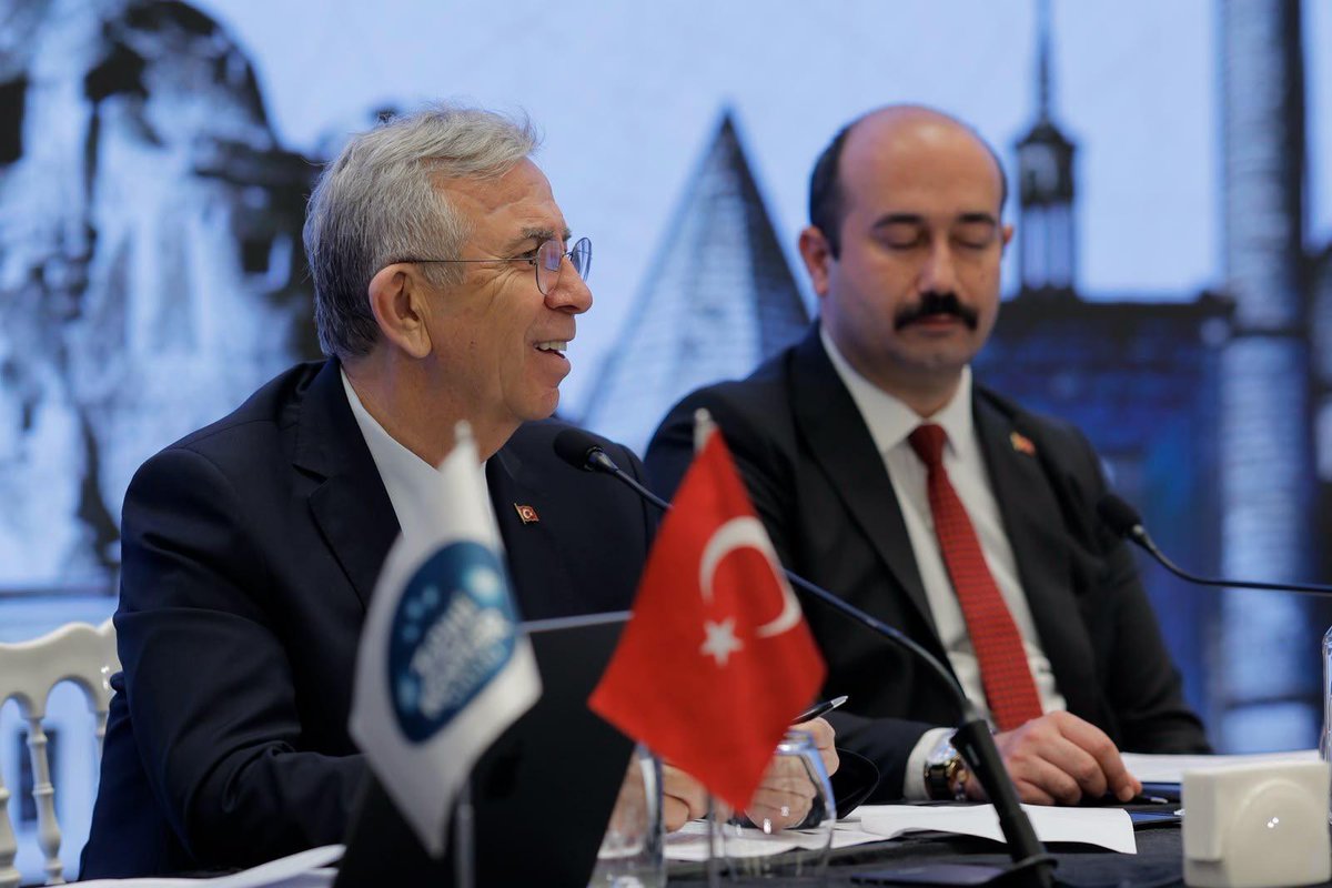 mansuryavas06's tweet photo. Tarihi Kentler Birliği Meclis Toplantımızı Kayseri’de gerçekleştirdik.

Ortak hedefimiz; Anadolu’nun tarihine, kültürüne ve kimliğine sahip çıkmak, bu eşsiz mirası gelecek kuşaklara taşımak.

Kadim kent Kayseri’de bizleri ağırlayan Kayseri Büyükşehir Belediye Başkanı Sayın Dr. Memduh Büyükkılıç’a ve emeği geçen herkese teşekkür ediyorum.