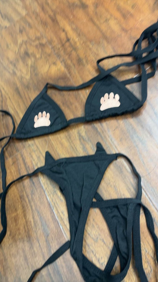 cncslavee's tweet photo. 🍭like this post if u wanna see mi wear this🍭#kitti #cnc #playtoy #ddlg #fucktoy #snowbunny #slavic #russian #kitty #catgirl https://t.co/CSHPYavdcX