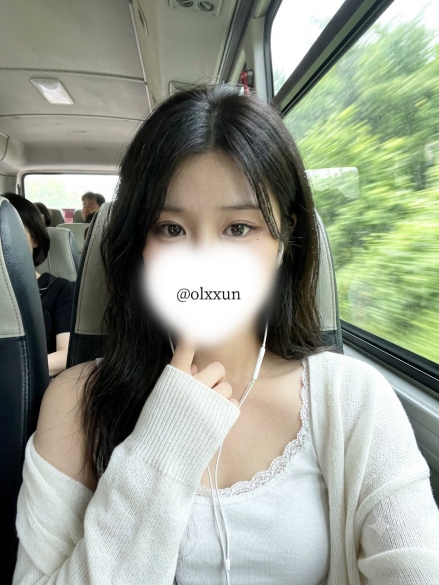 olxxun's tweet photo. (제미나이가 만들어준 가짜 셀카) https://t.co/DQ1Neb7qkq