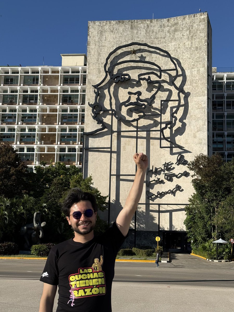 monsegundoRa's tweet photo. @armandomarin21 @DavidPorrasP @codigosurmedia Es un infiltrado del narcogobierno chavista-madurista, el recibe dinero del cártel de los soles, eso está COMPROBADO! Es un peligro para la seguridad nacional doctor @ABDELAESPRIELLA https://t.co/cl9PjQvlNE