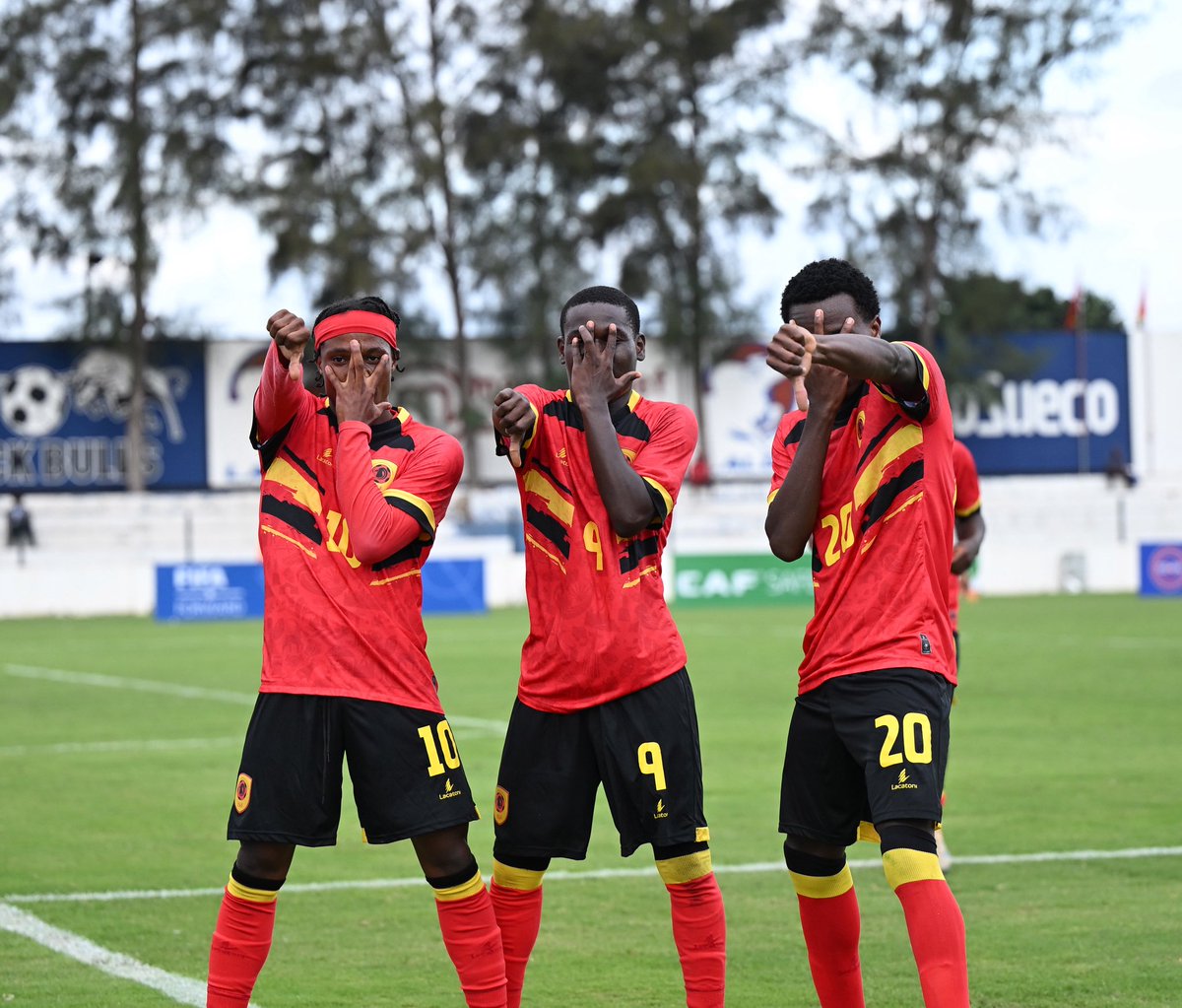 COSAFAMEDIA's tweet photo. FULL-TIME
ANGOLA 🇦🇴 4️⃣ 🆚 0️⃣ 🇸🇿 ESWATINI
⚽️ #17 Domingos Muxito
⚽️ #20 António Kulica
⚽️ #9 Jairo Muanha
⚽️ #10 Luís Panda
🔥 Angola finish the match with a commanding victory.
#COSAFAU20 #COSAFA #ANGOEsw #Maputo2026 #Football https://t.co/VHoXRuz3Wi