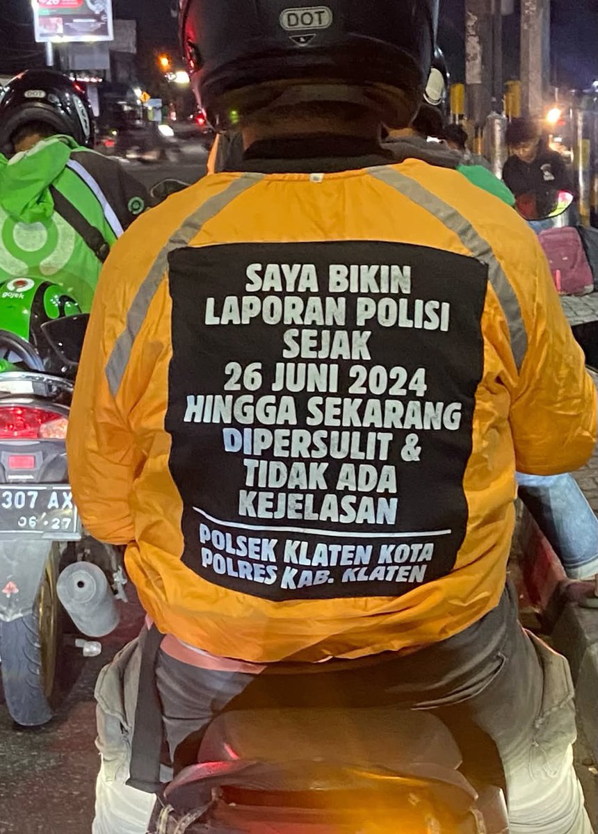 sosmedkeras's tweet photo. sehat sehat pak semoga bisa dapet keadlian😔 https://t.co/csxE36x2ZU