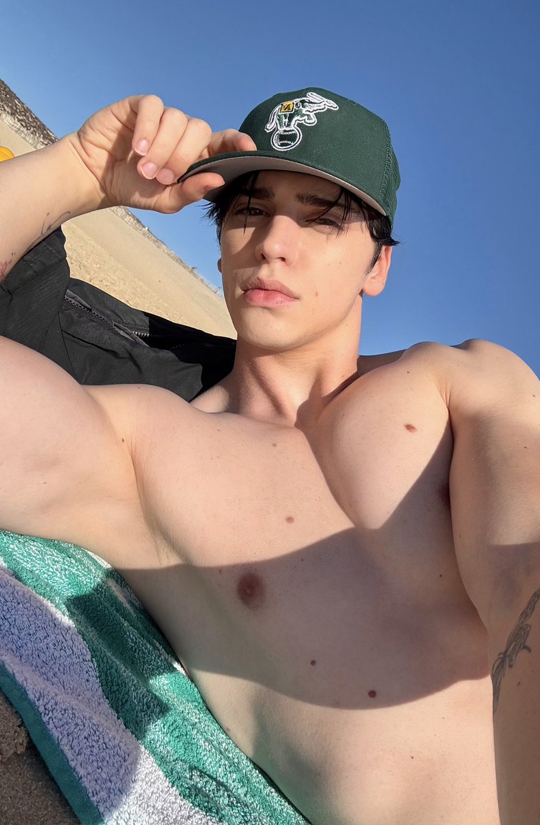 tom_mgnnn2's tweet photo. ☀️🏝️ https://t.co/KhlP9h5g91