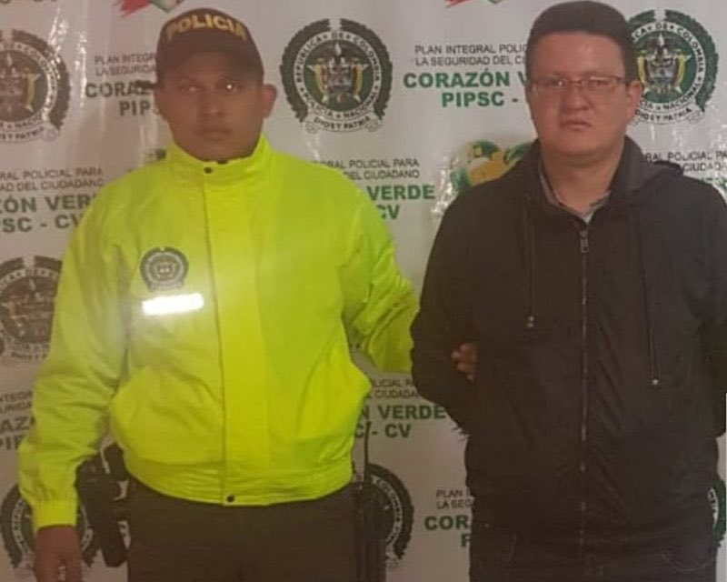 JPBarrientosH's tweet photo. Odair José Ruiz Manzanares, sacerdote de la comunidad de Los Camilos, ha sido liberado 2 veces por vencimiento de términos. ¿Cómo es posible que la @FiscaliaCol les haga esto a las dos niñas abusadas? Mientras tanto, el @episcopadocol protege al pederasta en una de sus mansiones. https://t.co/9VcEAJB3A6
