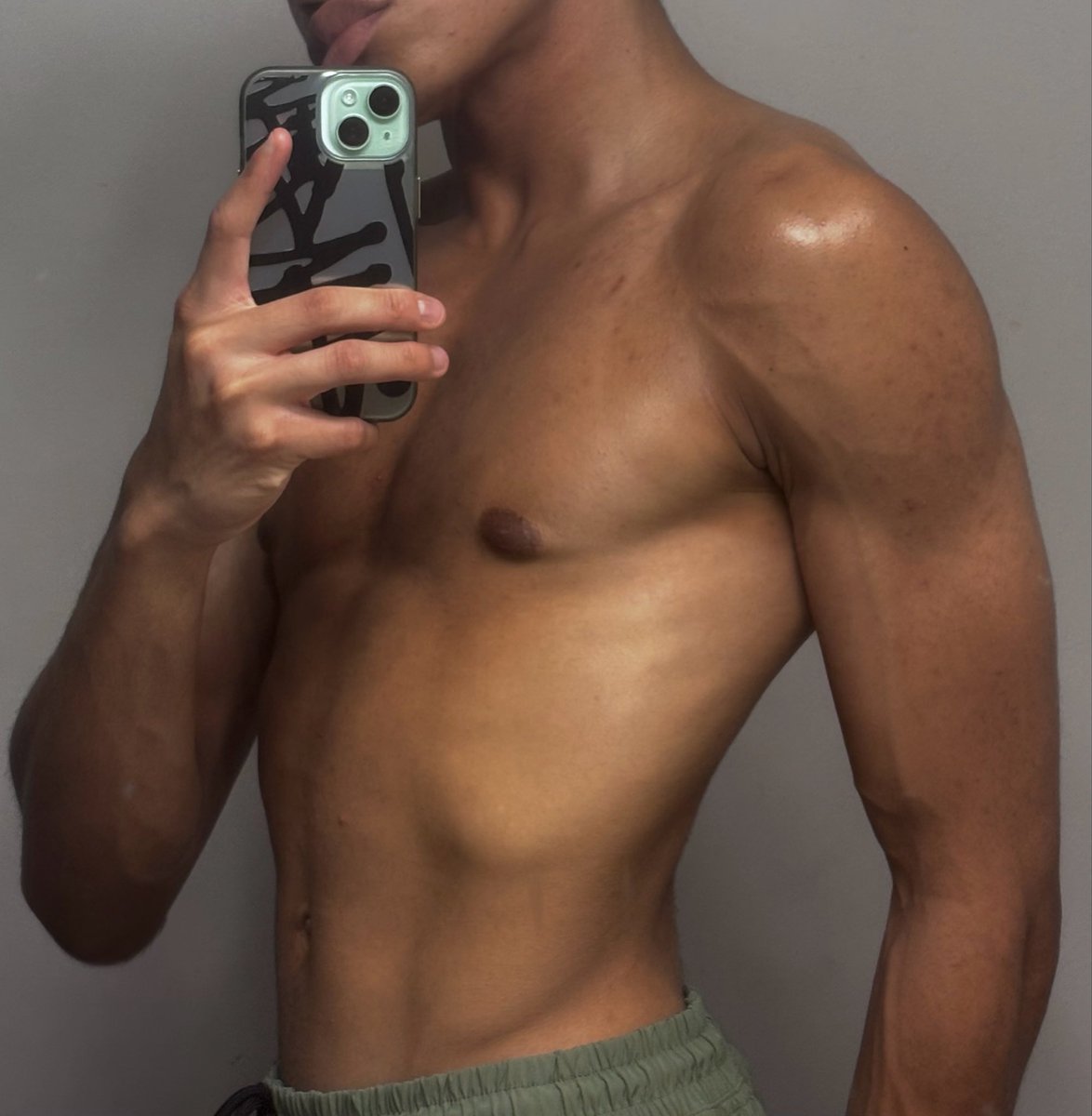Leafidpq's tweet photo. Body kinda tea for my first post 😝 https://t.co/tkiIWoyJvL