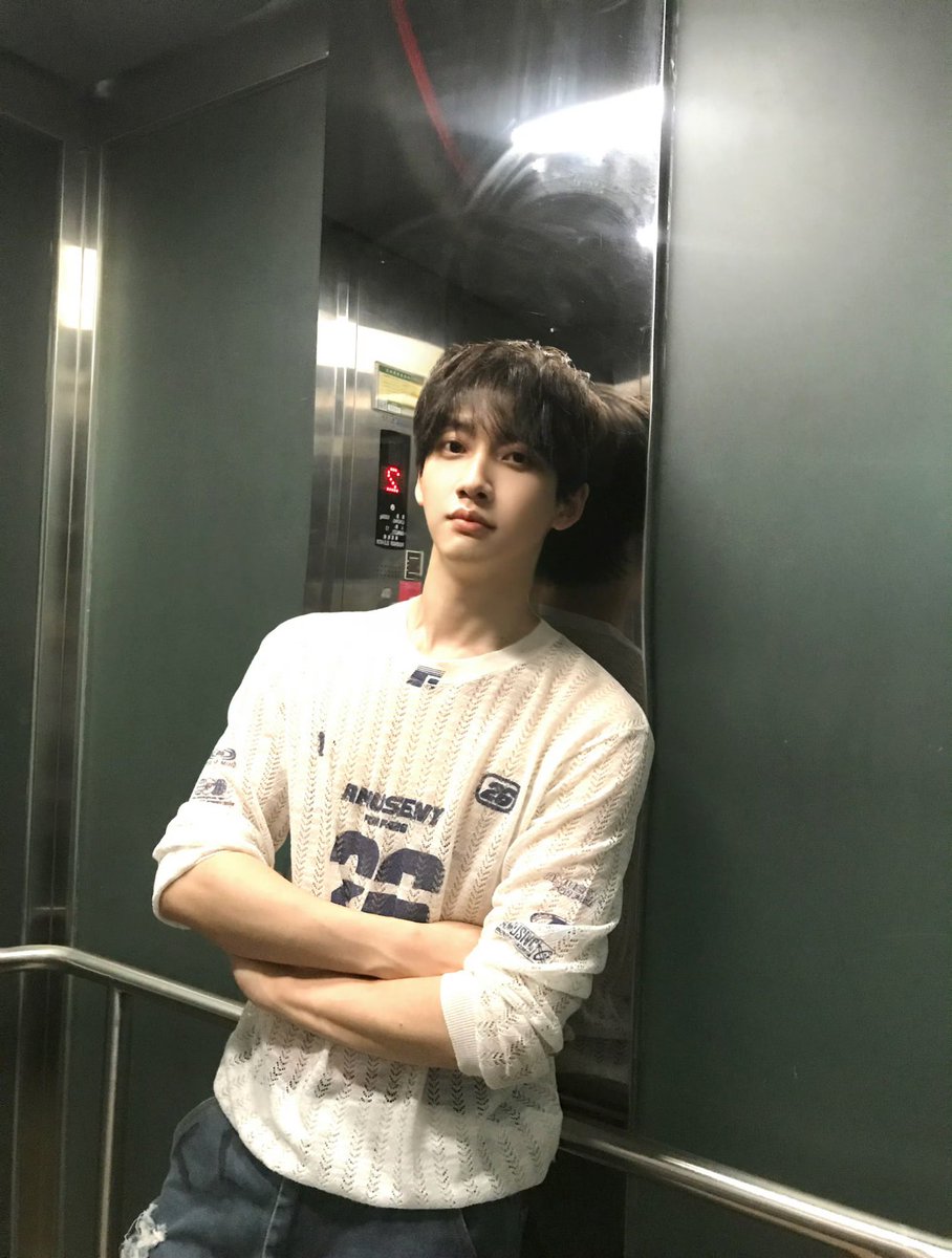 jhujicham's tweet photo. ช่วงนี้เกาเกาออร่าพี่คนหล่อมาก ไม่เข้าใจ หล่อขึ้นทุกครั้งเลย 😚 https://t.co/5bXFi8mZsO
