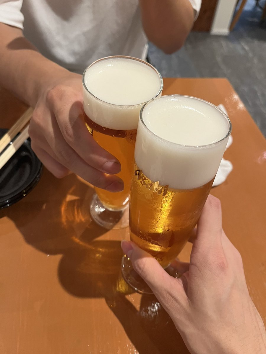 SOSviewtFGOAC's tweet photo. 二児の父親のウトイさんと会う前にピクルスさんとサシ飲み https://t.co/YaNcU7ePV6