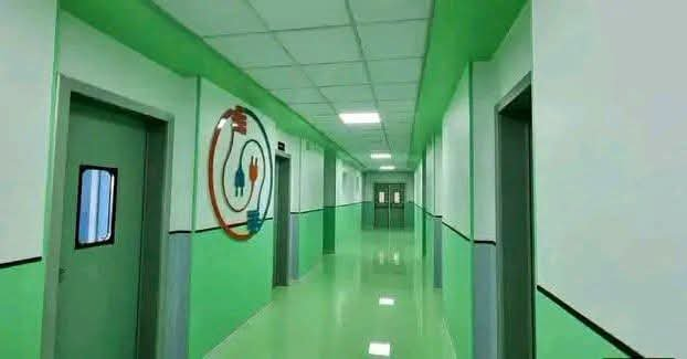 Ahaddadcg's tweet photo. ثانوية جديدة في أفلو، الجزائر، تبنات في 10 أشهر فقط. عندها تصميم عصري ومميز ويمكن تكون من أجمل الثانويات في البلاد. واش رايكم؟ https://t.co/kvCLOSCBYw