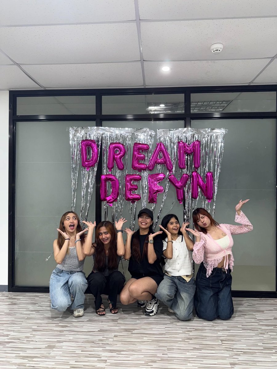 DEFY_ofc's tweet photo. [📷] 260919 | (PHOTO SERIES) 

Official Fandom Name; DE;FYN💗

Thank you so much for joining us on our Pre-Release Live Stream today! Abang abang na for 12AM👀

You are a STAR 💫

DE;FY The Pre-Debut Single 'DREAM'
➫ 2026.09.20 12MN

#DEFY #DE_FY #DEFY_DREAM https://t.co/8Ko90Q9xBg