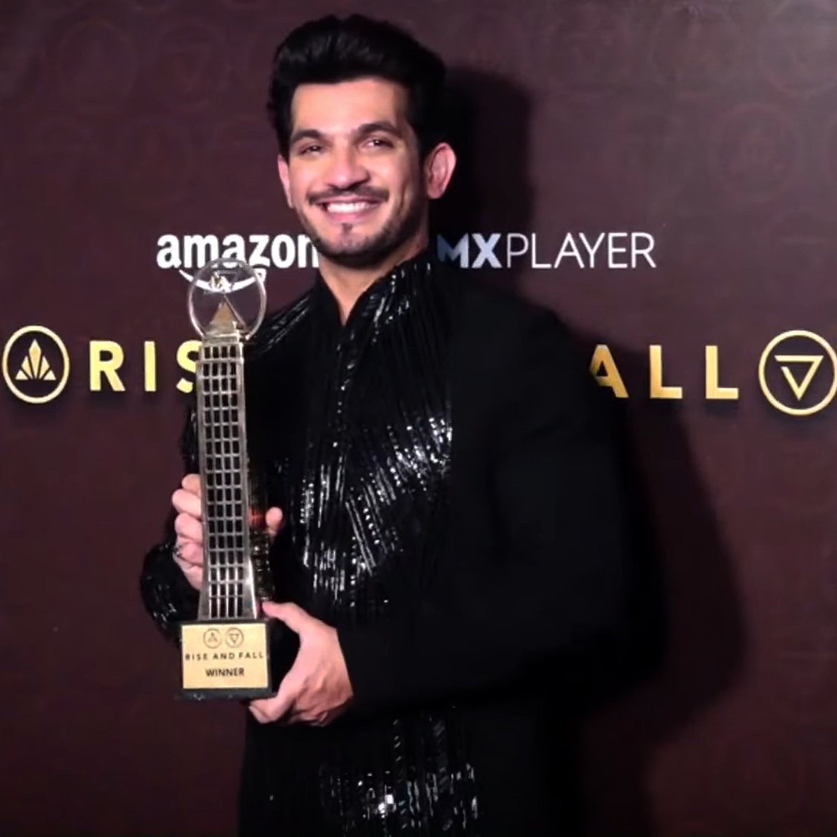 cakeperlata's tweet photo. first season was damn good &amp; my favourite arjun bijlani won , second season lineup is so thanda but still better than what bigg boss brought.

#ArjunBijlani 
#RiseAndFallS2 https://t.co/wDt8dnujZa