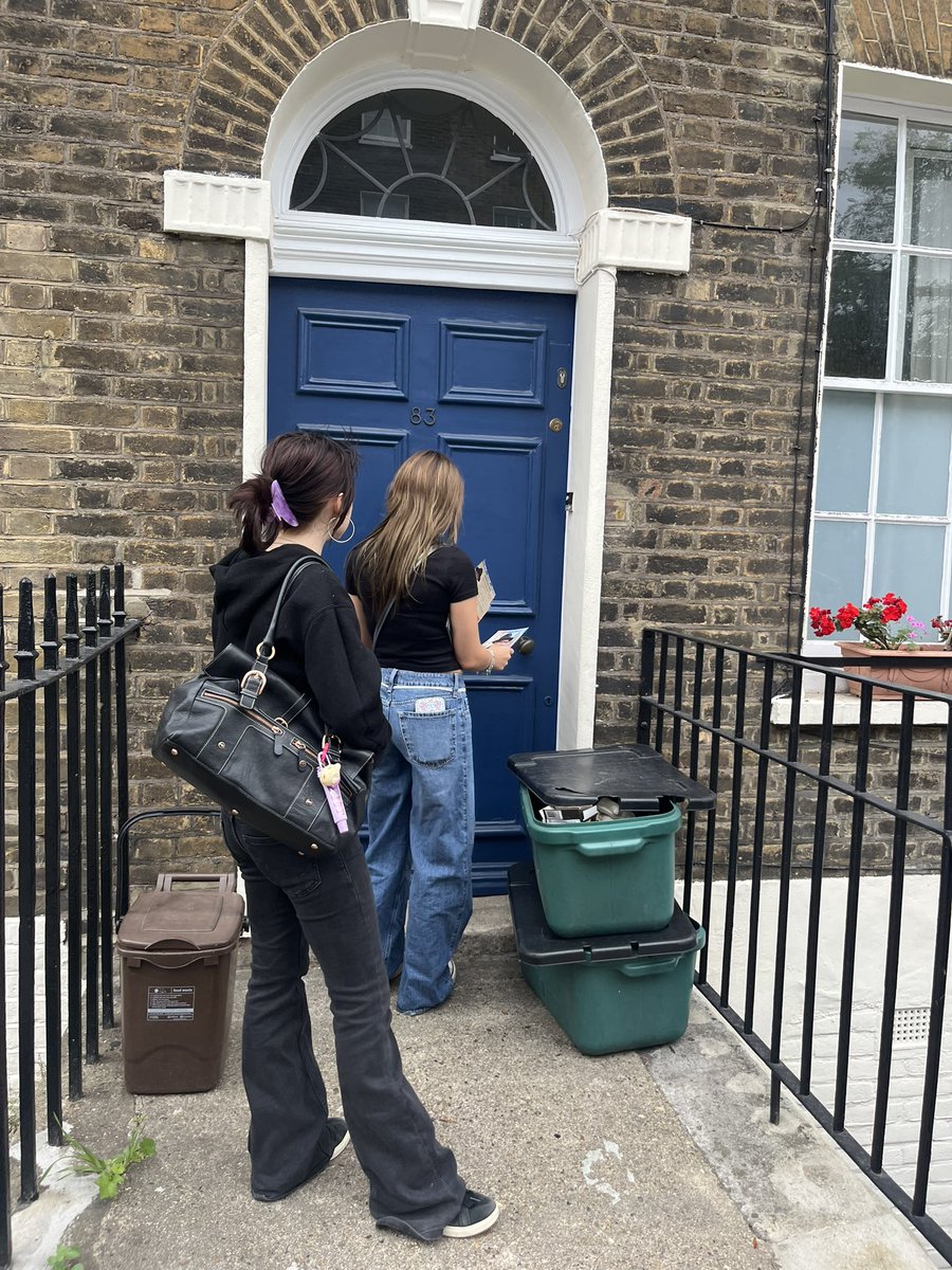 LondonLola22's tweet photo. We had a great day canvassing today for @georgegalloway @WorkersPartyGB Very positive response on the doorsteps. Good strong big team out today! ⚙️💪👏 https://t.co/5adiZQWDbb