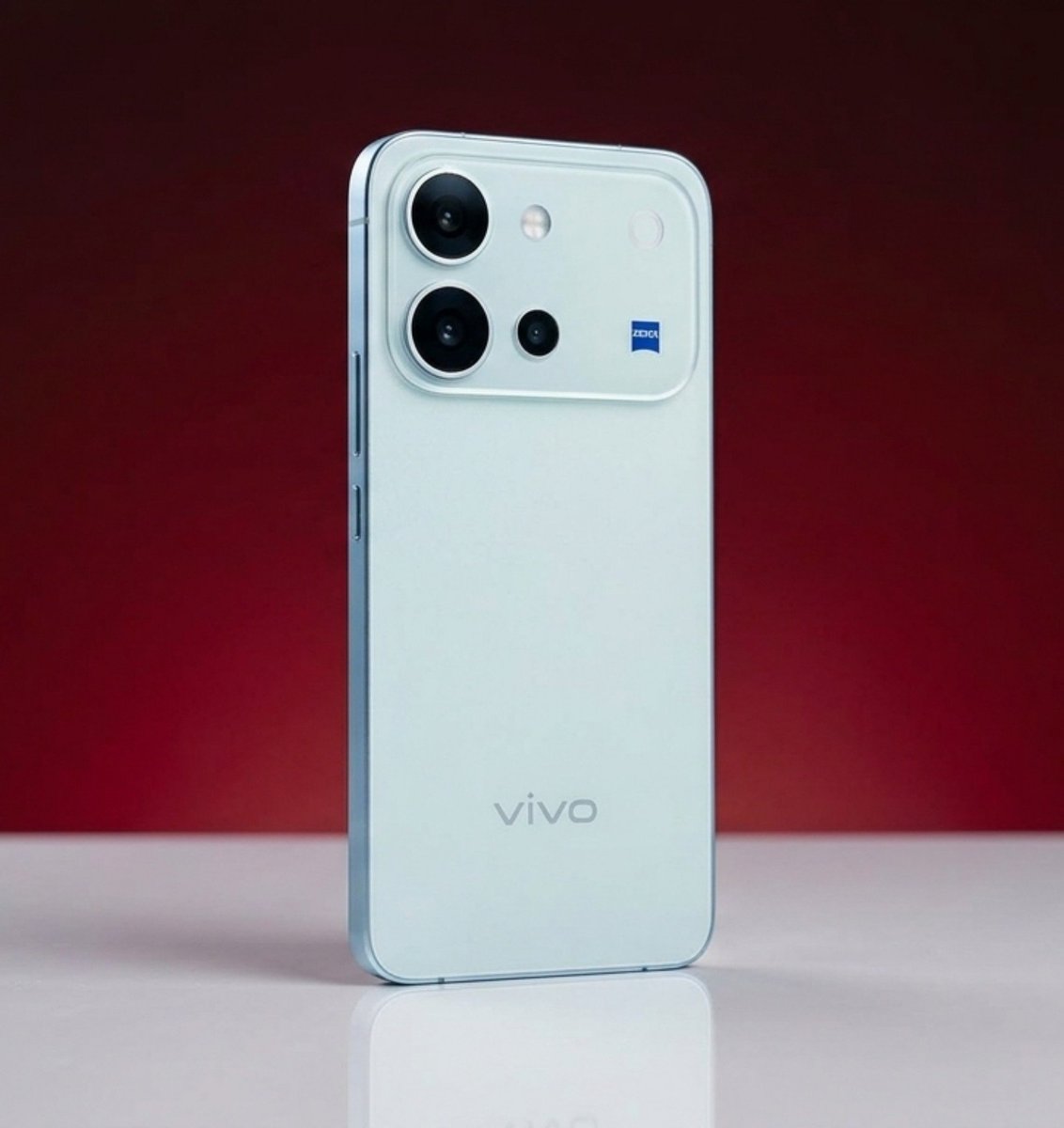 aalam_prevej's tweet photo. ViVO V80 5G Launch in October 🇮🇳

📱 6.59" 1.5K LTPS Flat OLED | 144Hz
⚙️ SD 7 Gen 4
📸 50MP ZEISS + 50MP 3X Periscope + 8MP(UW)
🤳🏻 50MP (JN1 Front)
🔋 7200mAh | 90W⚡
💧IP68/IP69 
💿LPDDR5X | UFS 4.1
🍭 Android 16 | Origin OS 6
#VivoV80series #VivoV80 https://t.co/s7quBHmsaA