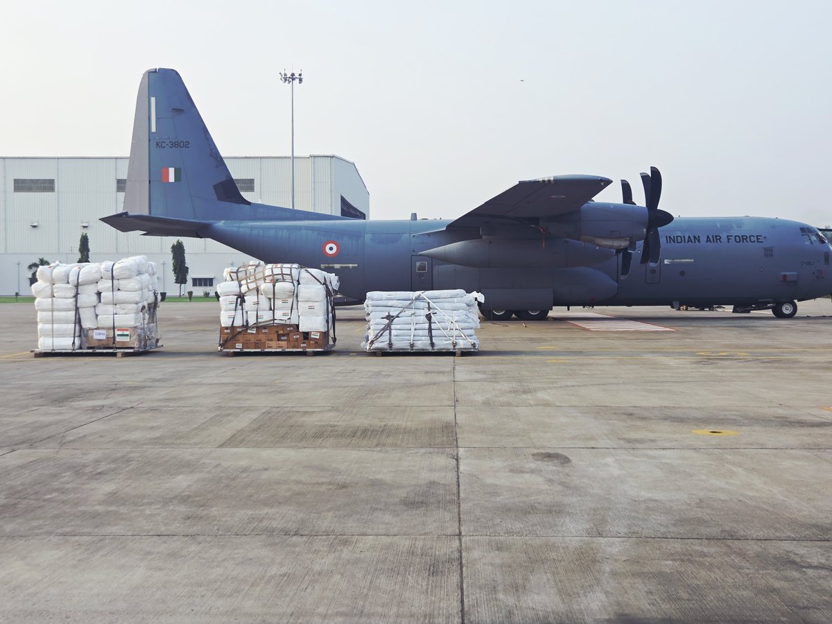 prodefencejammu's tweet photo. Continuing its HADR efforts in Nepal, the Indian Air Force has launched another C-130 to Kathmandu, the 9th aircraft, carrying 11 tonnes of relief material.
#Nepal #HADR #HADROps #IndiaNepal #NeighbourhoodFirst
@DefenceMinIndia @SpokespersonMoD
@HQ_IDS_India
@IAF_MCC
@adgpi
@indiannavy
@NDRFHQ
@MEAIndia
@IndiaInNepal
@air_veterans
@ANI
