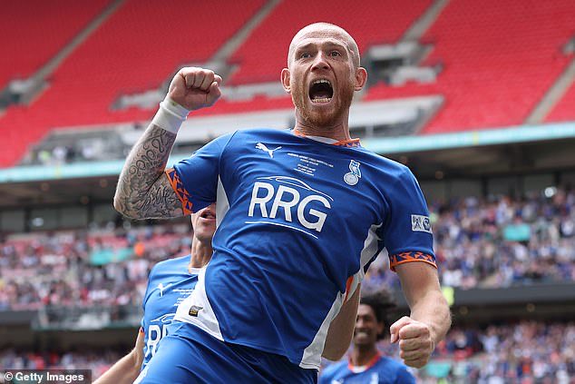 crowesi's tweet photo. I miss him #oafc https://t.co/2Md3lEl0LD