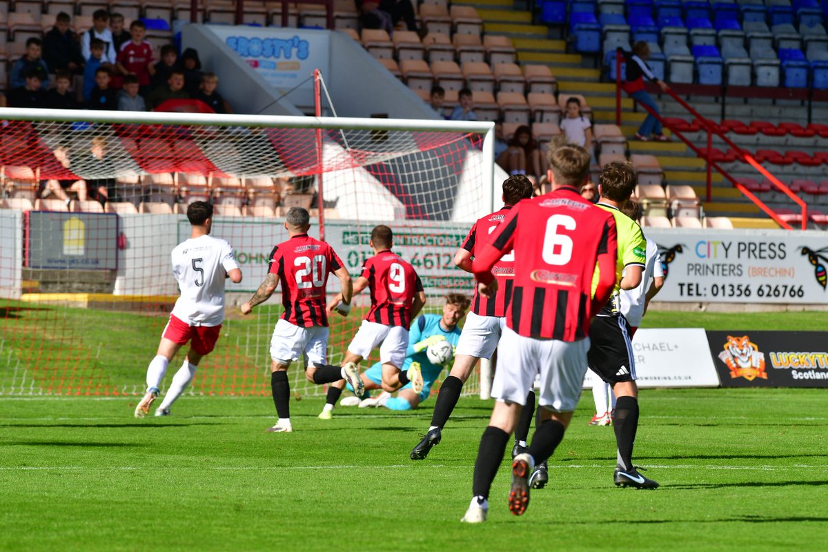 APP_Photo's tweet photo. Could have been goals at both ends here @BrechinCityFC @hawshob 
APP PHOTOGRAPHY https://t.co/FgWQSYdTJA