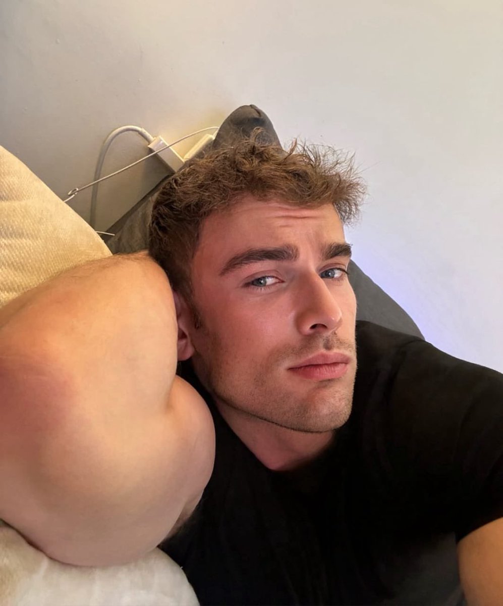talktaylorpayne's tweet photo. Don’t stare too long… you might start wanting me. 😉🏳️‍🌈
#Gay #GayBoy #GayLife #LGBTQ https://t.co/LrMGIwOR66