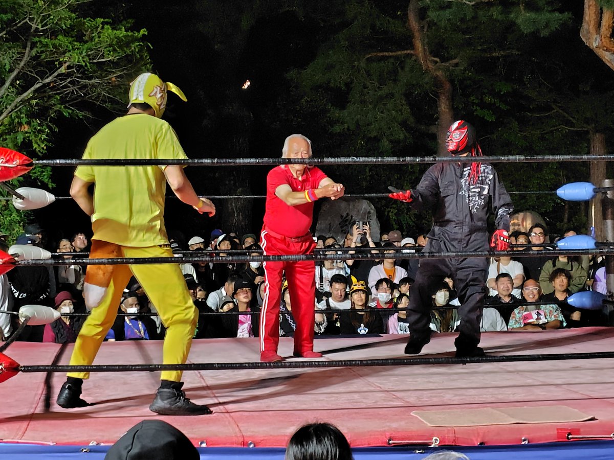 b_team1972's tweet photo. 今年も盛り上がった『北都プロレスin北見神社秋季例大祭』！ #北海道 #北見市 #オホーツク #北都プロレス #北見神社 #ルールルル #神田愛実 #小仲ペールワン #竹林早苗 #藤原秀旺 #磐城利樹 https://t.co/XBcYM1Cmp6