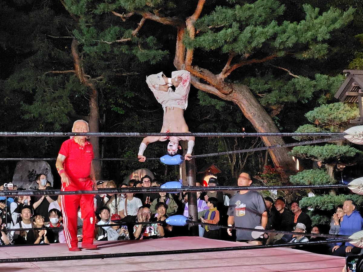 b_team1972's tweet photo. 今年も盛り上がった『北都プロレスin北見神社秋季例大祭』！ #北海道 #北見市 #オホーツク #北都プロレス #北見神社 #ルールルル #神田愛実 #小仲ペールワン #竹林早苗 #藤原秀旺 #磐城利樹 https://t.co/XBcYM1Cmp6