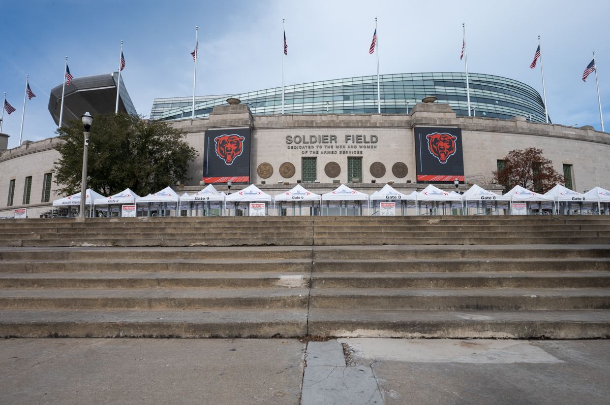 BlockClubCHI's tweet photo. You can spend the night at Soldier Field to raise money for homeless youth. https://t.co/bwCnffr4A4 https://t.co/DuxMREakDS
