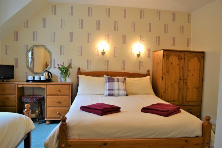 TheBBDirectory's tweet photo. Highland Adventures at The Tailrace Inn, Kinlochleven.
The Tailrace Inn is right in the heart of Kinlochleven and directly opposite the West Highland Way!
https://t.co/w9ZiM8d0WU
#Kinlochleven #WestHighlandWay #LochLeven #HighlandsAccommodation #WalkingScotland #Scotland https://t.co/M8HjESNFvR