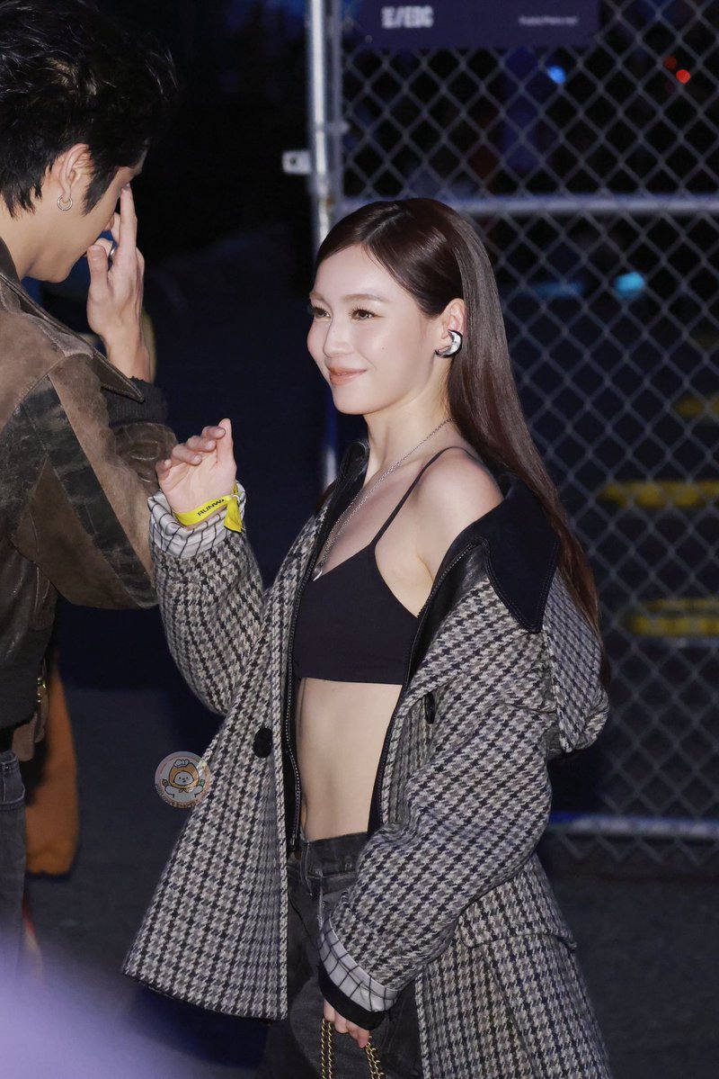 amisickk_'s tweet photo. LOVERRUKK AT COACH NYFW27 ✨

- Social SOV : 4.31% (Rank#5)
- Digital-news SOV : 12.17% (Rank#1)

SO PROUD OF YOU LOVERRUKK!! 😭💖

LOVERRUKK AT COACH NYFW27
#CoachNYxLoverrukk
#NYFW #CoachNY
#CoachSpring27
#loverrukk https://t.co/eBrjqogWLy