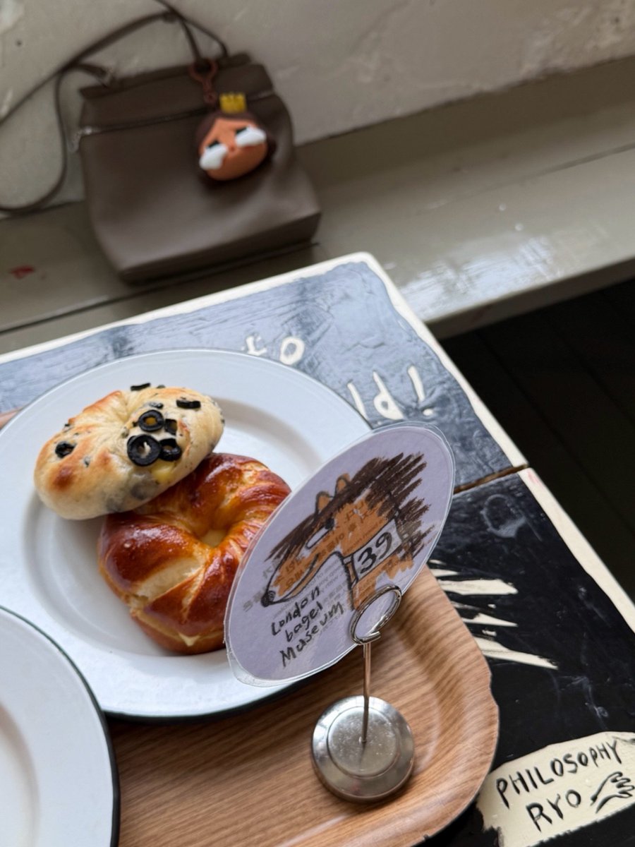 Aishabtc8's tweet photo. Simple pleasures🤎🤎🤎 https://t.co/Zb6roK3Yfp