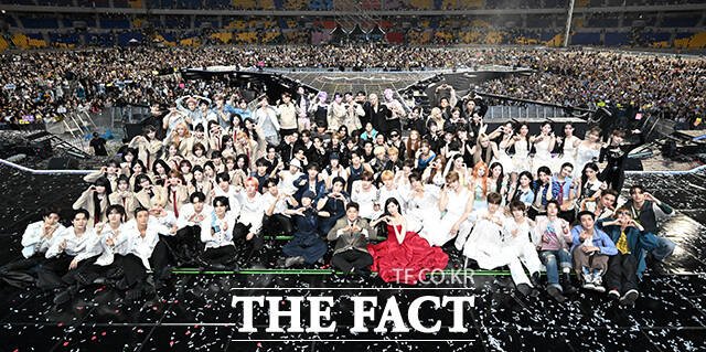 zhaoyufancokr's tweet photo. #CORTIS with other artists at TMA 2026! https://t.co/BqPlnNFIhE