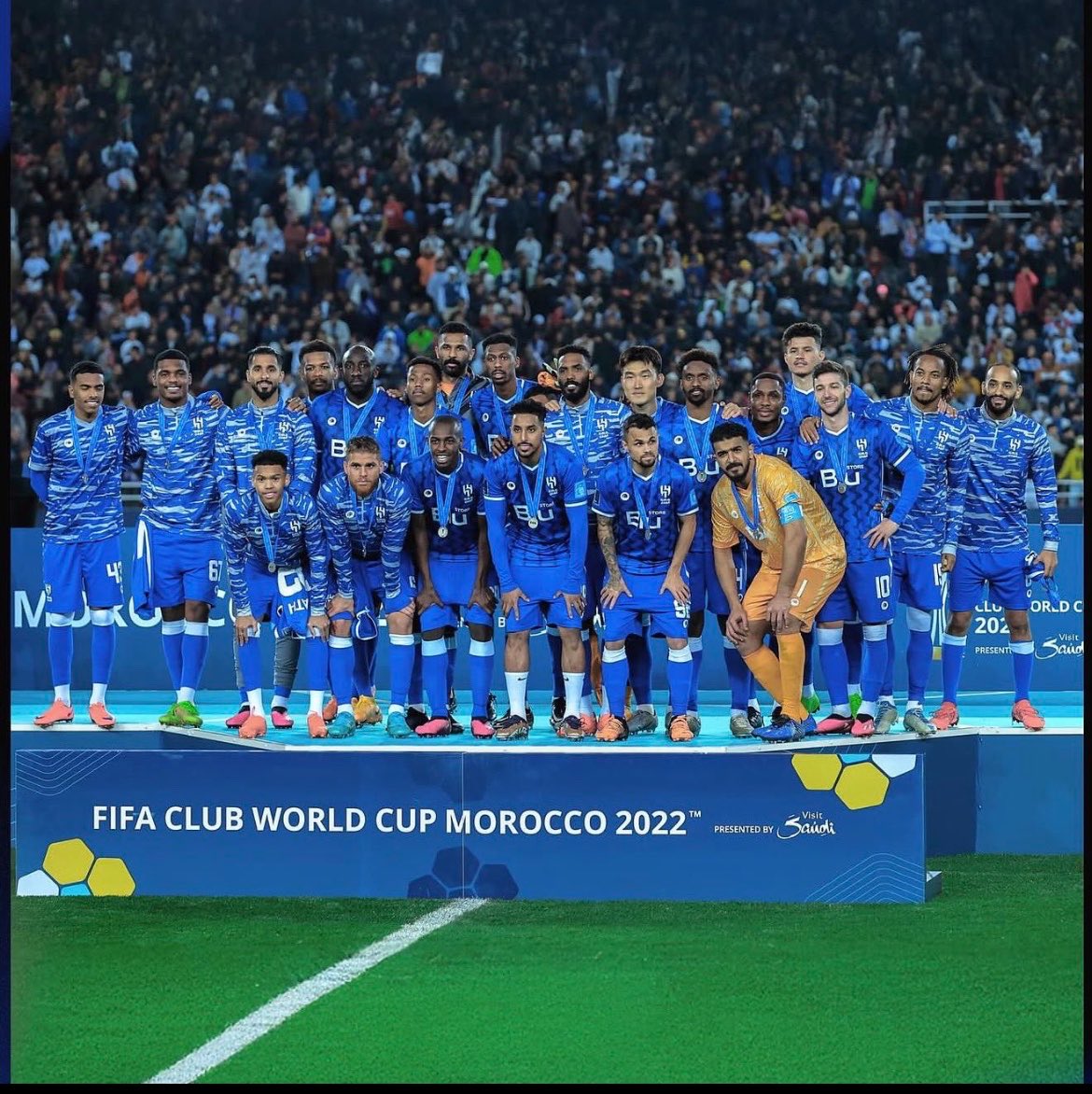 9Aziz_r's tweet photo. لا يوجد نادي شرف الوطن مثل الهلال هذي حقيقيه ، كان ياخذ اي بطوله قاريه او عالميه بكل ظروفها و يلعب بشخصيته 

اتذكر كاس العالم 2022 رايح وهو له موسمين موقف صفقات ووصل النهائي 
كاس العالم الاخير فاز على سيتي بيب بالرباعية وراح بعيد بالبطوله https://t.co/Qg1FrVkFTF