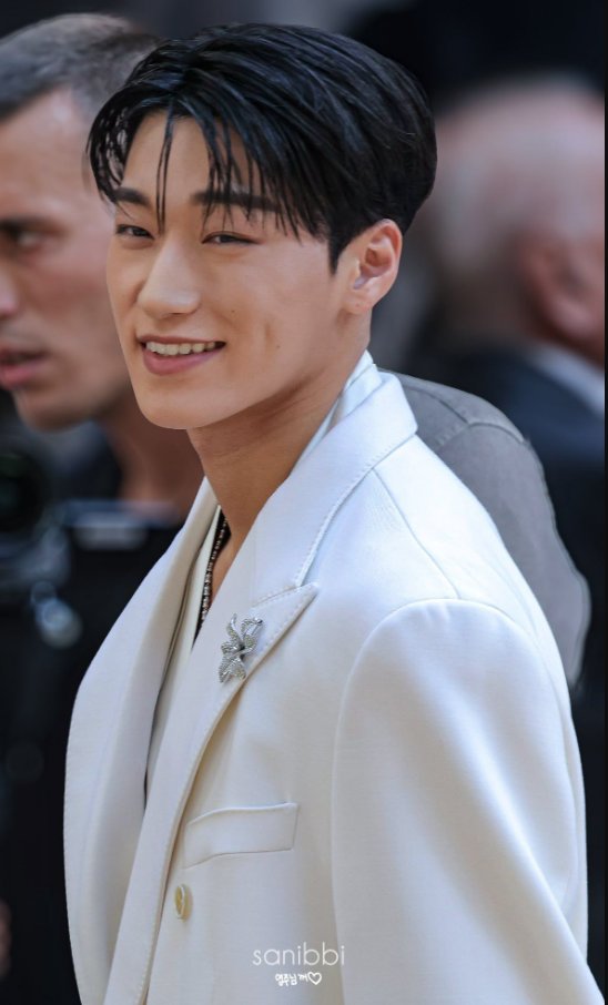 AboutMusicYT's tweet photo. San of ATEEZ is confirmed to attend the Dolce &amp; Gabbana Fashion Show in Milan on September 26th. https://t.co/v8l10xe0Zm