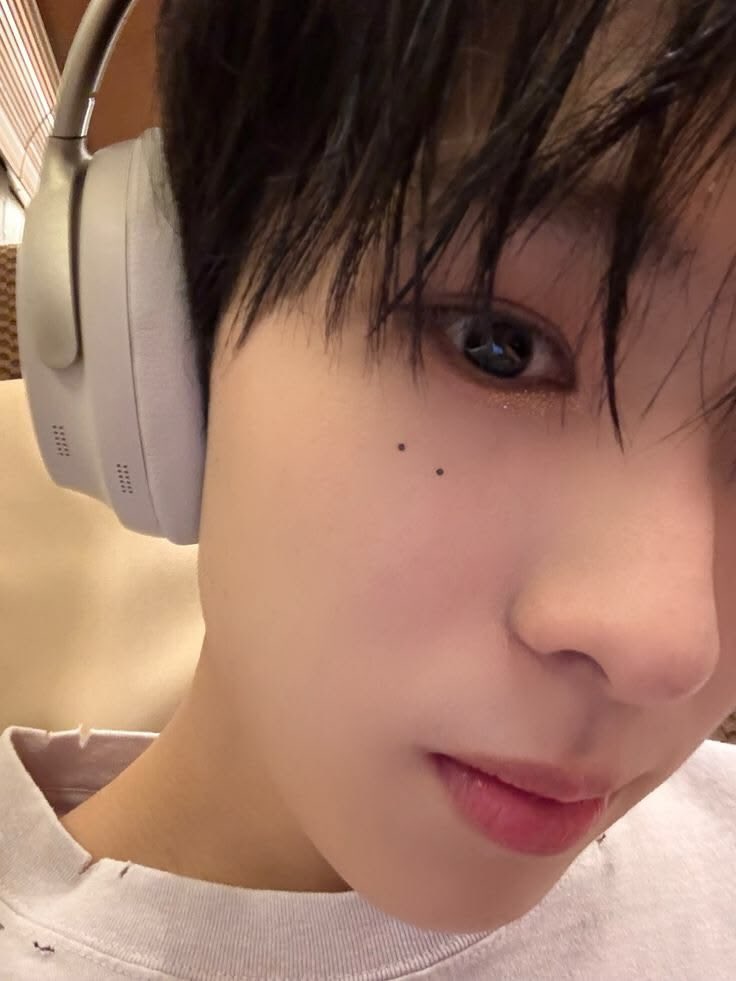 gabinyv's tweet photo. Estávamos ouvindo Saucin’ com saudade do Rock in Rio 

#NEX2YSelcaDay #NEX2Y #NX2SD #NEXZ #넥스지 #NEXZUDOS #HYUI https://t.co/P1STYuDDEI